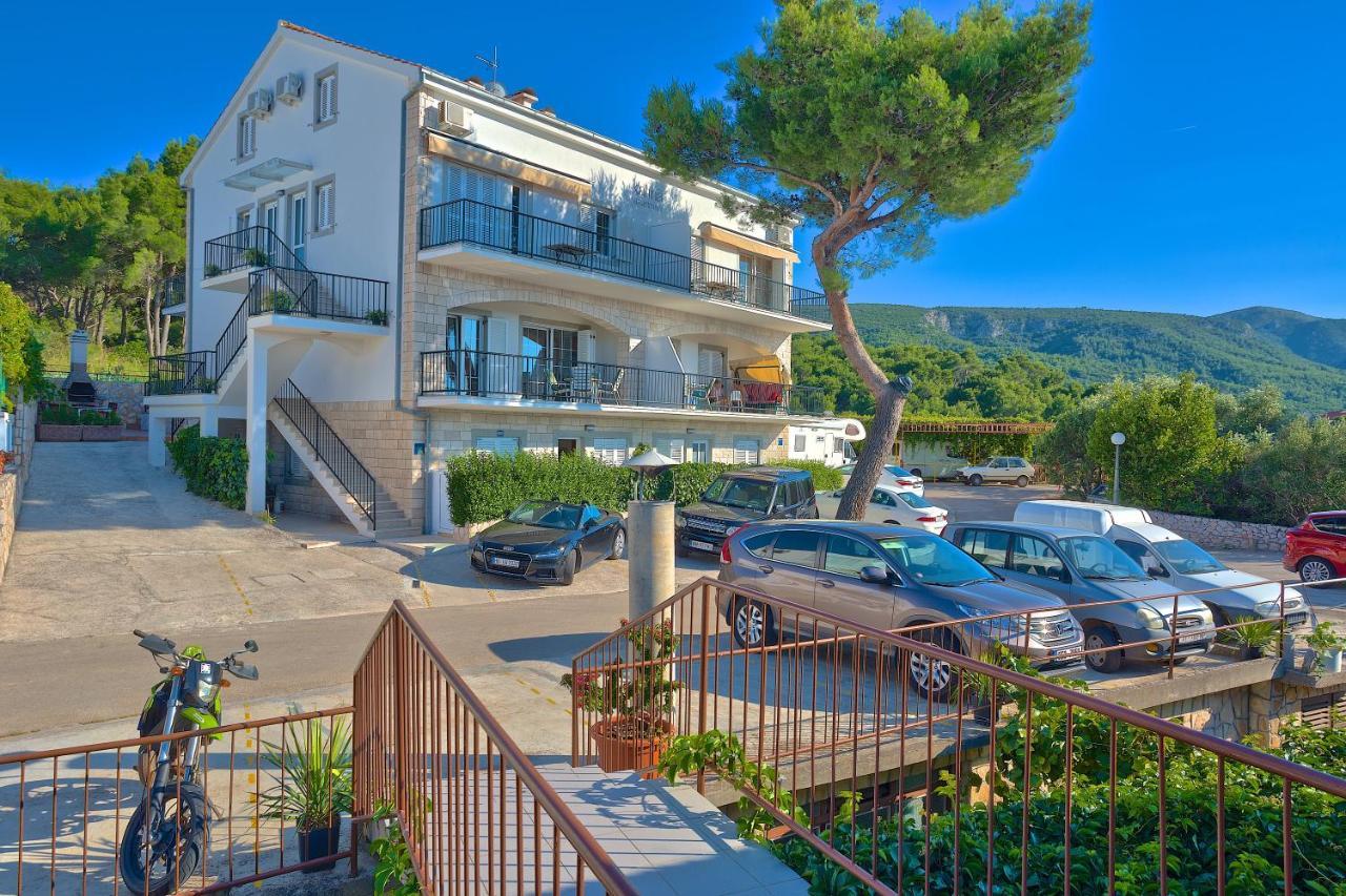Apartments Kalina Jelsa  Εξωτερικό φωτογραφία