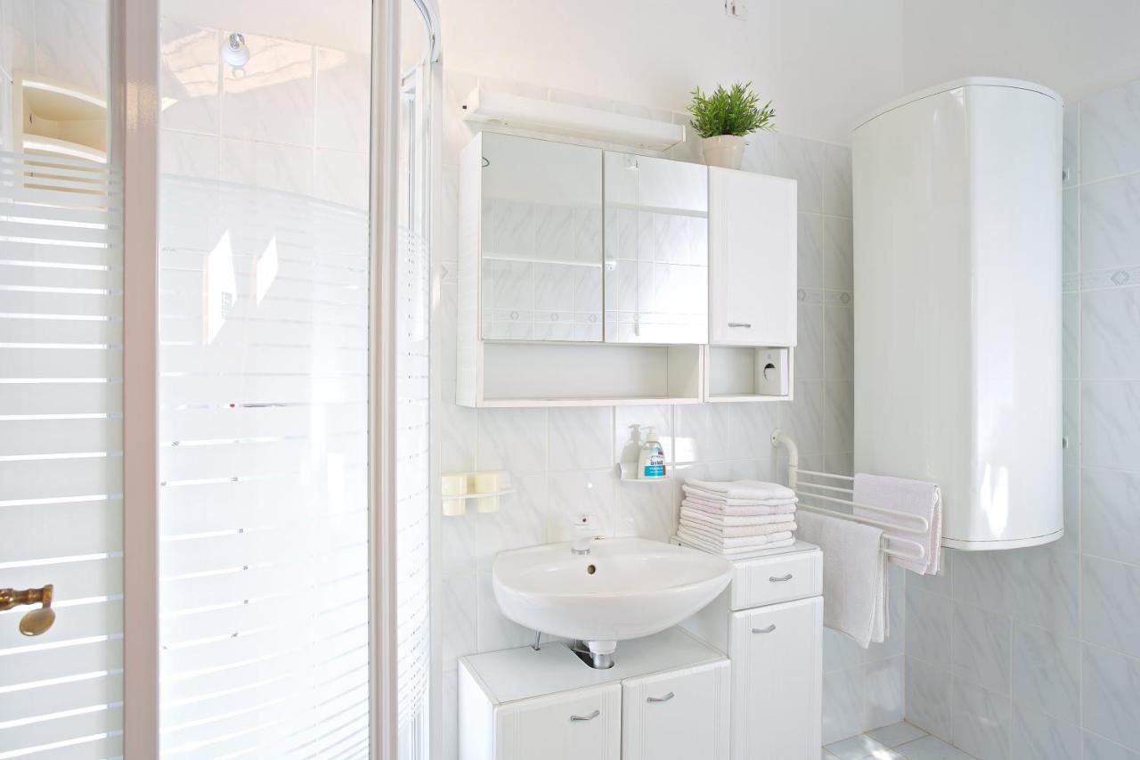 Apartments Kalina Jelsa  Εξωτερικό φωτογραφία