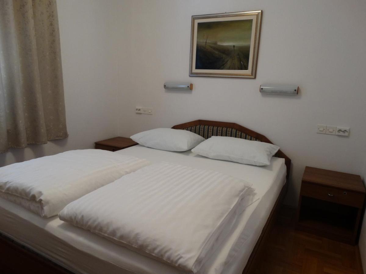 Apartments Kalina Jelsa  Εξωτερικό φωτογραφία
