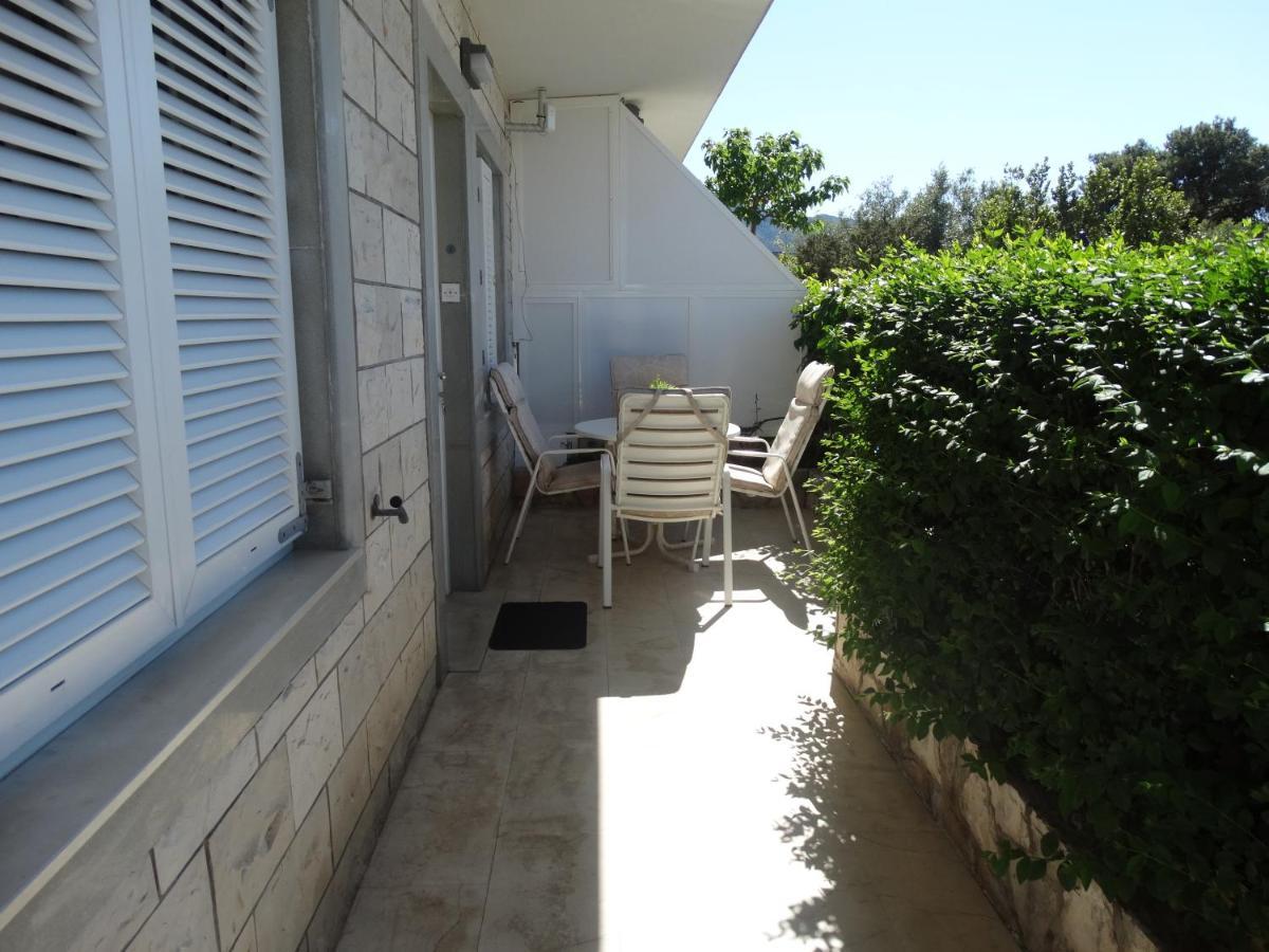 Apartments Kalina Jelsa  Εξωτερικό φωτογραφία